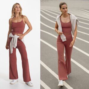 Vuori Thermal Crop Tank (Medium) + Bayview Wide-Leg Pant (Small) SET - Rosewood